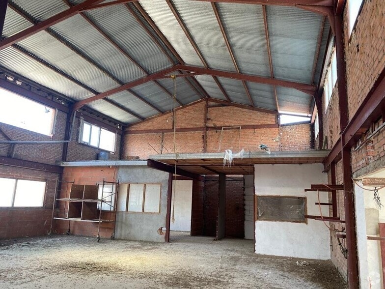 Calle Arroyo, Humanes, Guadalajara à vendre - Photo du bâtiment - Image 3 de 10