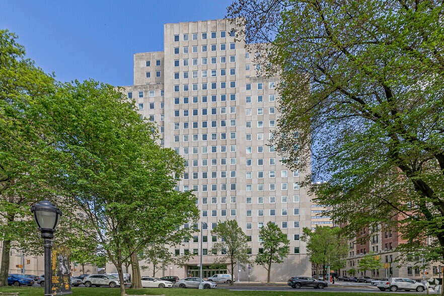 475 Riverside Dr, New York, NY à louer - Photo du bâtiment - Image 2 de 6