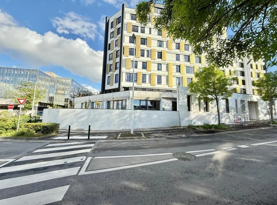 48 Avenue Des Champs Pierreux, Nanterre for lease Building Photo- Image 1 of 6