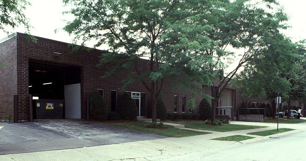 1341-1371 Howard St, Elk Grove Village, IL à louer - Photo du bâtiment - Image 2 de 5