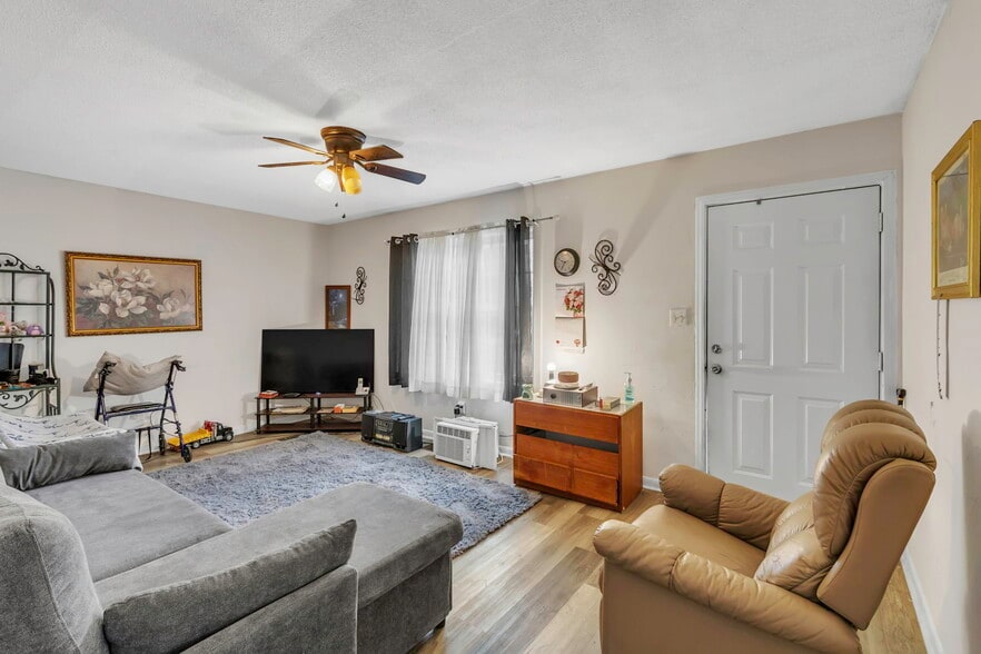 425 Arch St, Spartanburg, SC à vendre - Photo intérieure - Image 2 de 14