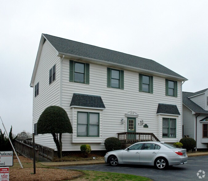 Bridge Street Portfolio portefeuille de 3 propriétés à vendre sur LoopNet.ca - Photo du bâtiment - Image 2 de 4