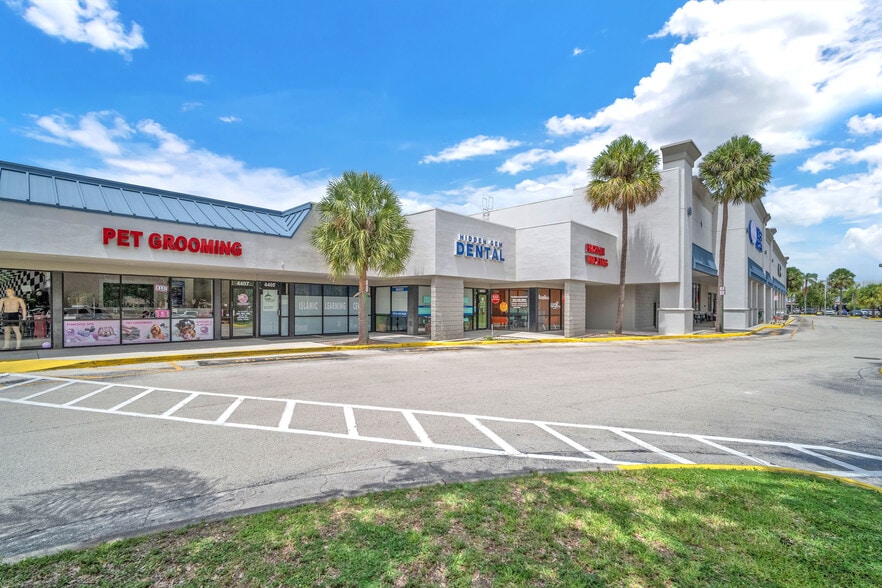 W Hillsboro Blvd, Coconut Creek, FL à louer - Photo du bâtiment - Image 2 de 16