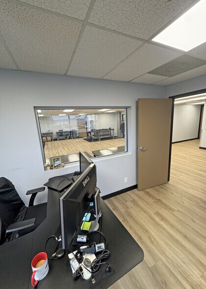 27600 Northwestern Hwy, Southfield, MI à louer - Photo intérieure - Image 3 de 8
