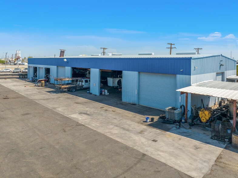 240 S Country Club Dr, Mesa, AZ for sale - Building Photo - Image 2 of 7