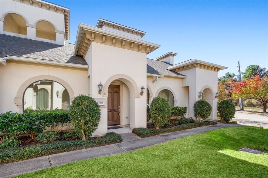 12832 Willow Centre Dr, Houston, TX à vendre - Photo du bâtiment - Image 2 de 31