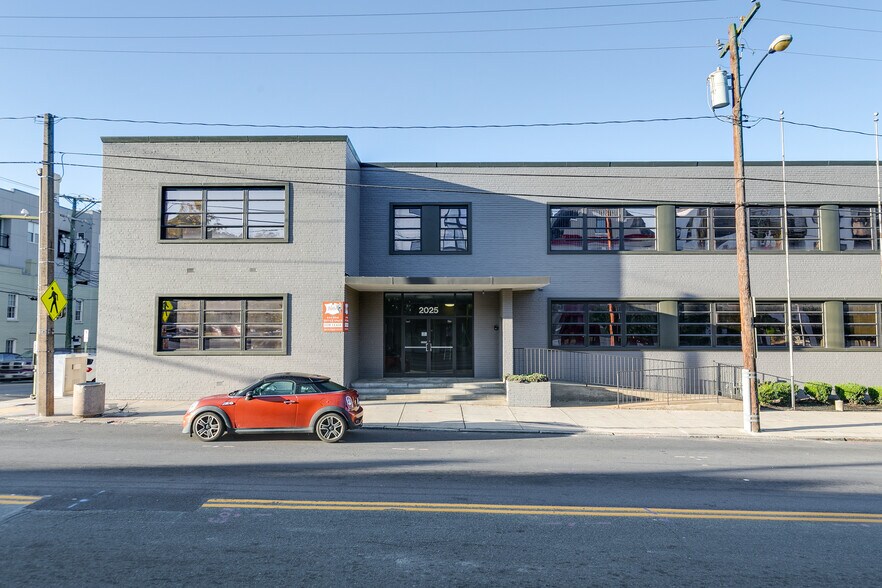 2025 E Main St, Richmond, VA à louer - Photo du bâtiment - Image 2 de 63