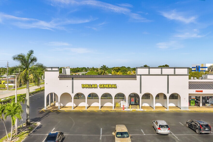 4455-4485 N State Road 7, Lauderdale Lakes, FL à louer - Photo du bâtiment - Image 3 de 18