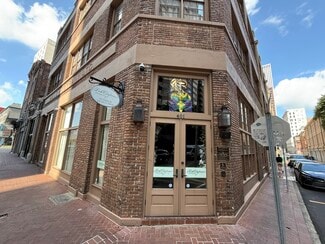 Plus de détails pour 401 Tchoupitoulas St, New Orleans, LA - Bureau à vendre