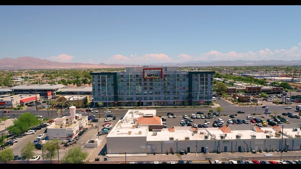 4700 S Maryland Pky, Las Vegas, NV à louer - Vidéo sur l’inscription commerciale - Image 2 de 13