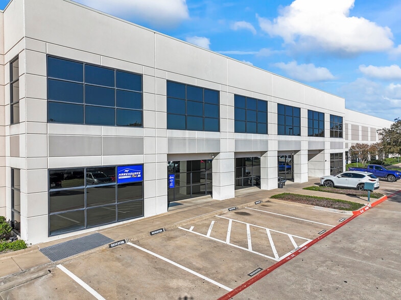 3901 E Plano Pky, Plano, TX for lease - Building Photo - Image 1 of 19