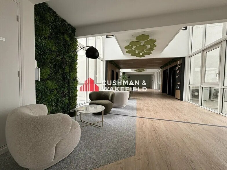 Bureau dans Labège à louer - Photo du bâtiment - Image 2 de 18