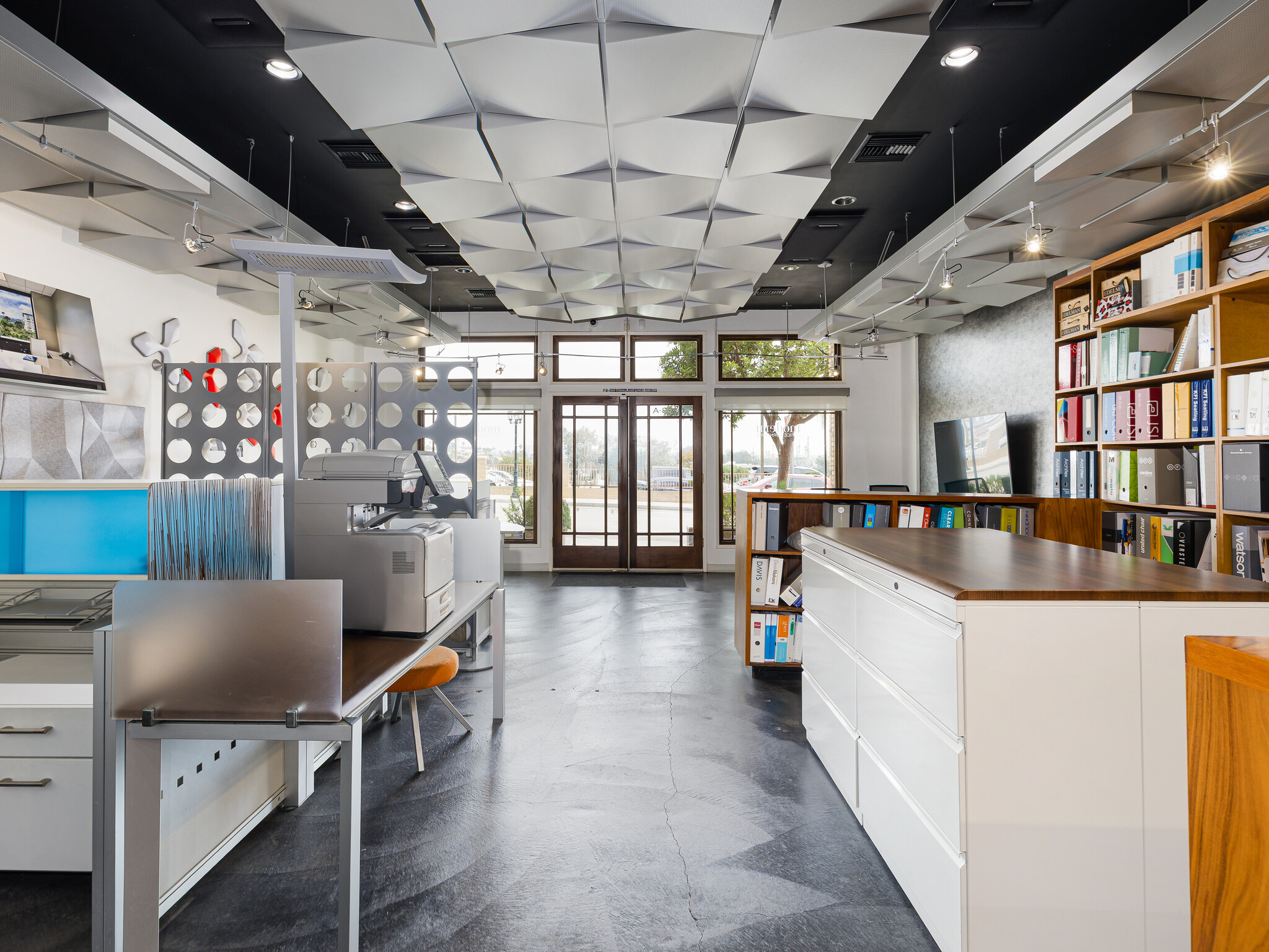 123 Richmond St, El Segundo, CA for lease Interior Photo- Image 1 of 24