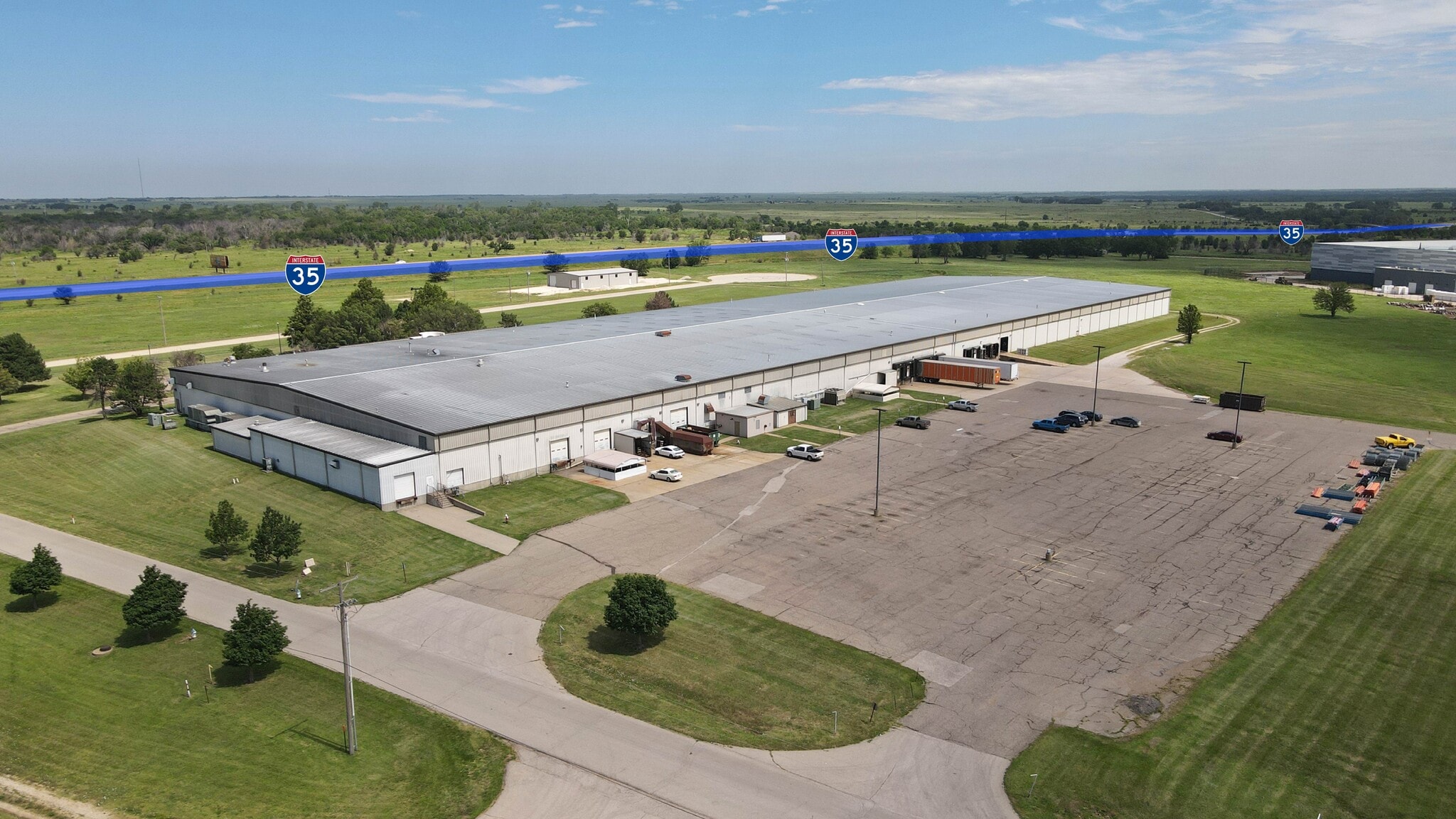 2400 Pioneer Dr, El Dorado, KS for lease Building Photo- Image 1 of 8