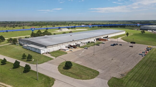 Plus de détails pour 2400 Pioneer Dr, El Dorado, KS - Industriel à louer