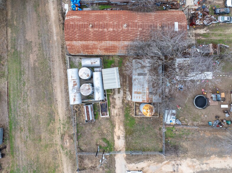 960 Southern Pacific ln, Floresville, TX for sale - Building Photo - Image 2 of 12