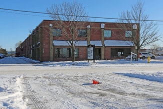 Plus de détails pour 71 Mearns Crt, Clarington, ON - Industriel à louer