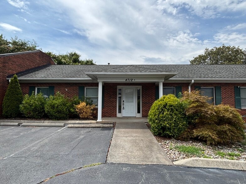 4712 Country Club Rd, Winston-Salem, NC for sale - Building Photo - Image 1 of 15