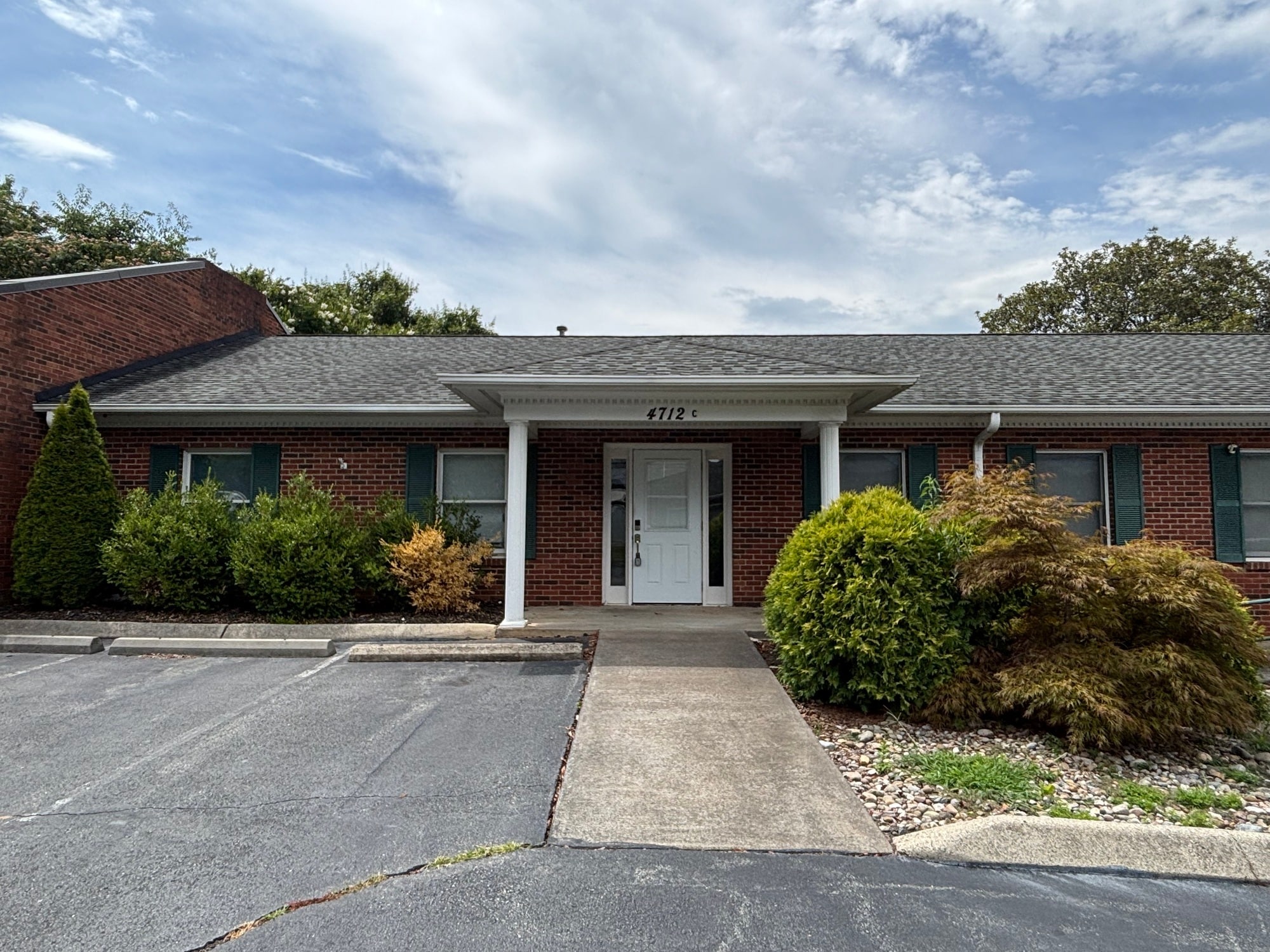4712 Country Club Rd, Winston-Salem, NC à vendre Photo du bâtiment- Image 1 de 16