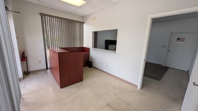 6941 SW 196th Ave, Pembroke Pines, FL for lease Interior Photo- Image 2 of 14