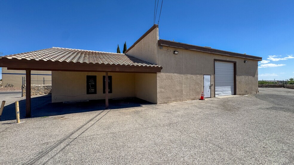 1525 Common Dr, El Paso, TX à louer - Photo du bâtiment - Image 3 de 23