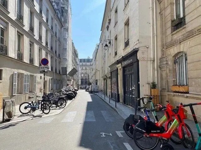 Commerce de détail dans Paris à vendre Photo du bâtiment- Image 1 de 6