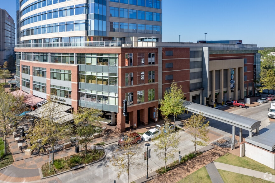 24 Waterway Ave, The Woodlands, TX à louer - Photo du bâtiment - Image 3 de 10