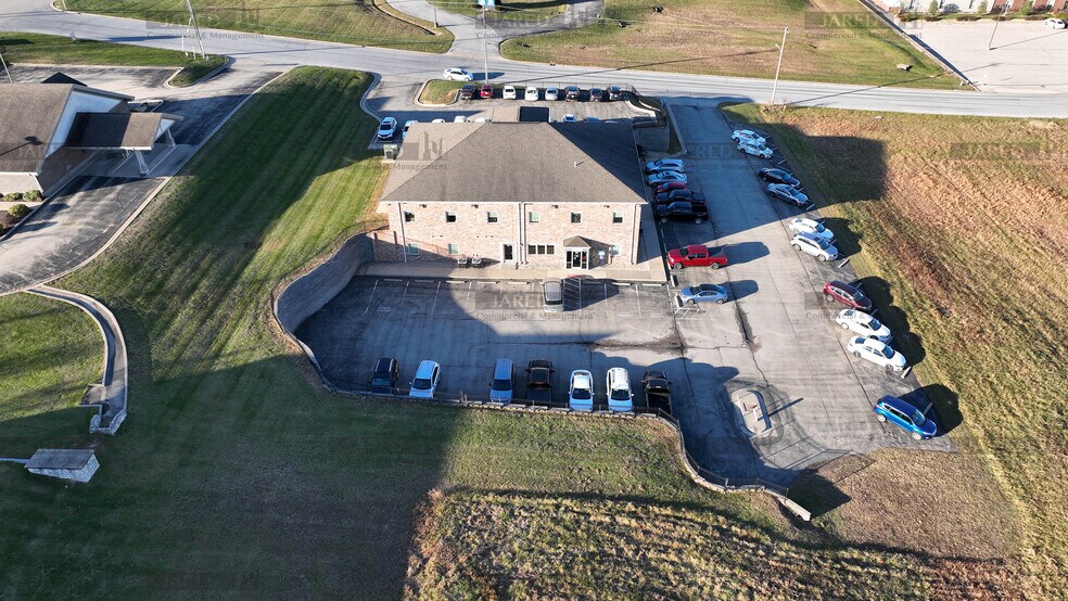 575 Blues Lake Pkwy, Rolla, MO à vendre - Photo du bâtiment - Image 2 de 28