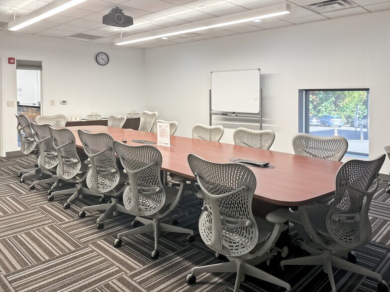 19 W College Ave, Yardley, PA à louer - Photo intérieure - Image 2 de 16