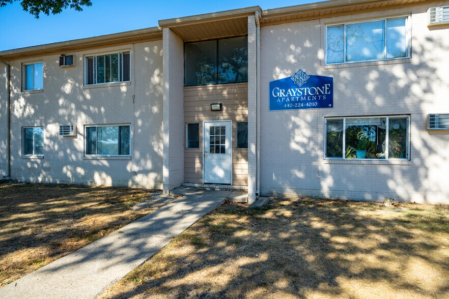 1615 E 29th St, Lorain, OH à vendre - Photo du bâtiment - Image 2 de 12