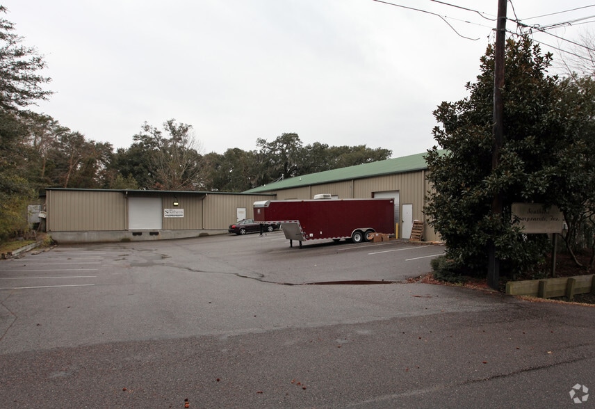 720 Dupont Rd, Charleston, SC à louer - Photo du bâtiment - Image 3 de 5