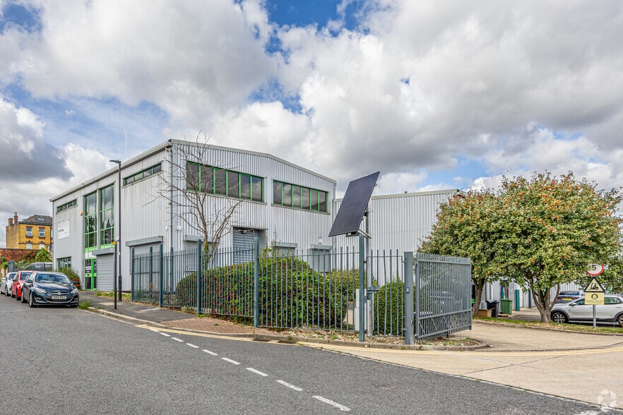 Windsor Grove, London for lease - Building Photo - Image 2 of 8