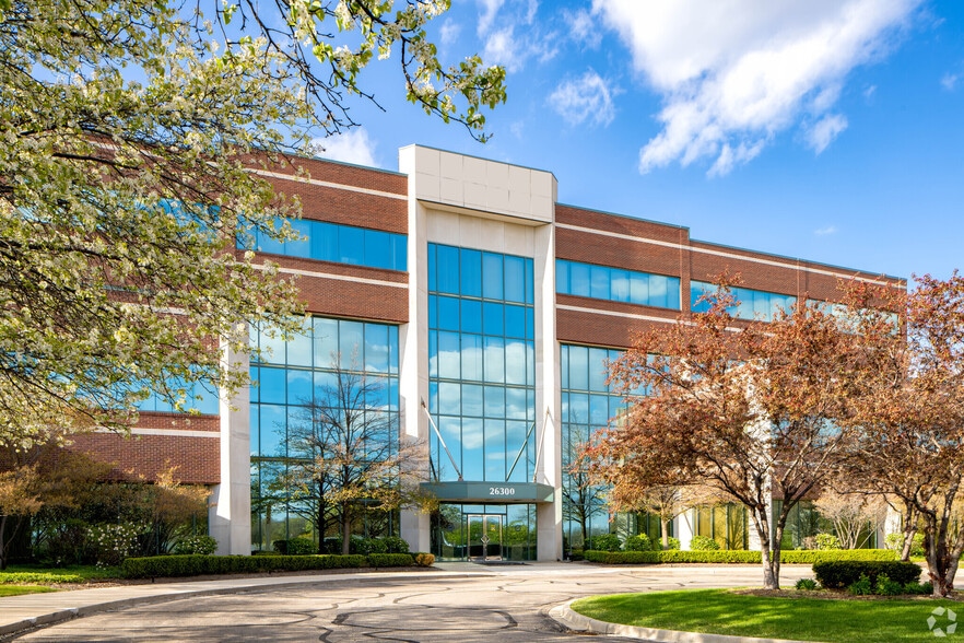 26300 Northwestern Hwy, Southfield, MI for lease - Building Photo - Image 2 of 14