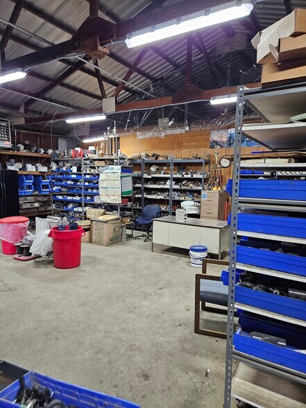 777 Maher Ct, Royal Oaks, CA à louer - Photo du bâtiment - Image 2 de 11