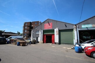 Plus de détails pour Willoughby Ln, Londres - Industriel à louer