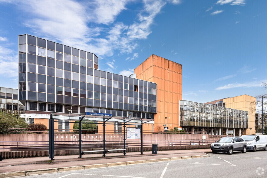 44-58 Rue Roger Salengro, Fontenay-sous-Bois for lease - Primary Photo - Image 1 of 5