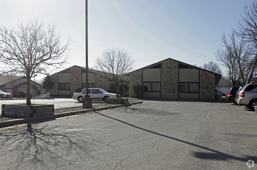 13460 S Arapaho Dr, Olathe, KS for lease - Building Photo - Image 2 of 15