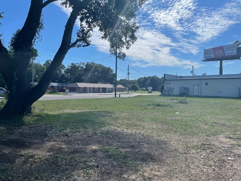 1616 Creighton Rd, Pensacola, FL for lease - Building Photo - Image 3 of 6