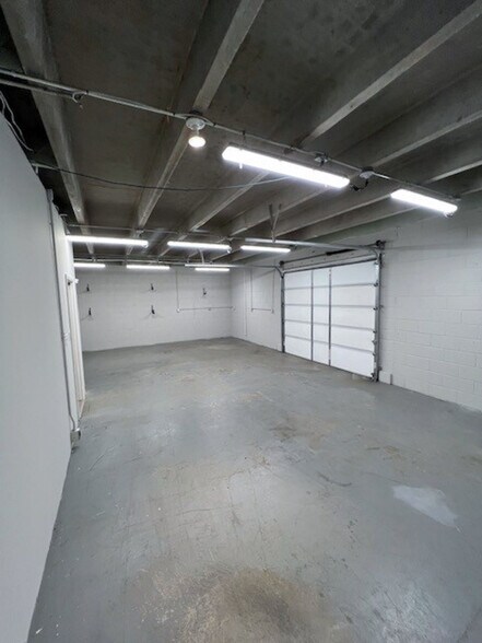 474 Woodycrest Ave, Nashville, TN à louer - Photo du bâtiment - Image 3 de 8