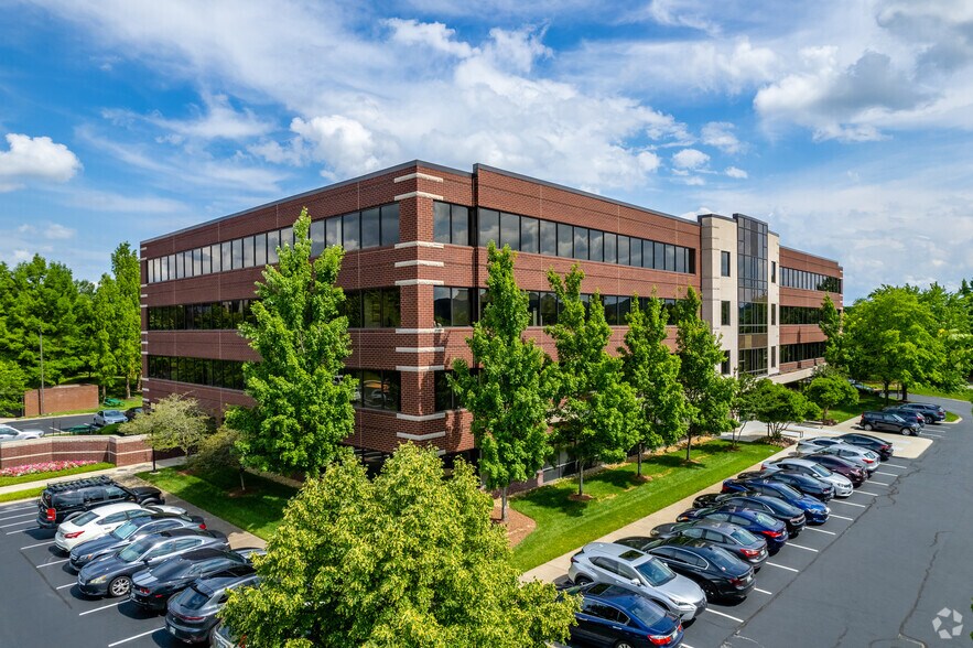 5410 Maryland Way, Brentwood, TN à louer - Photo du bâtiment - Image 2 de 54