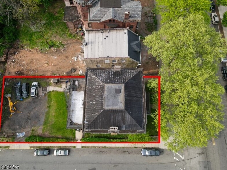 692 Dr Martin Luther King Jr Blvd, Newark, NJ à vendre - Photo du bâtiment - Image 2 de 24