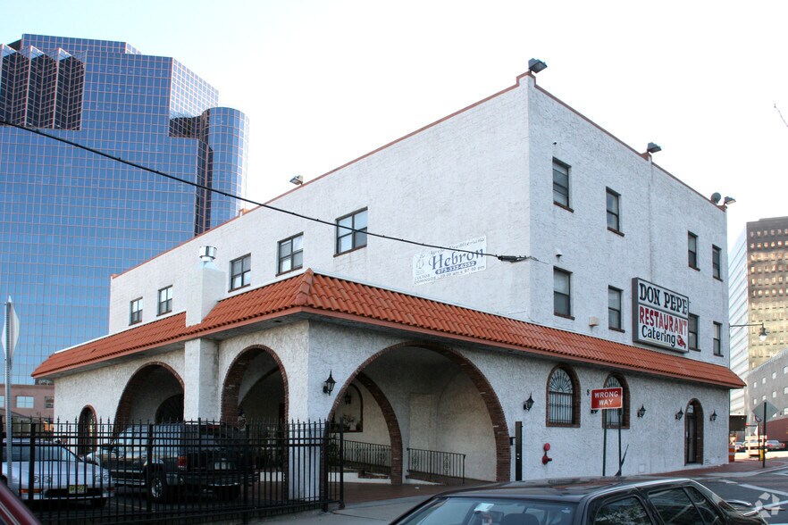 844 McCarter Highway, Newark, NJ à louer - Photo du bâtiment - Image 2 de 5