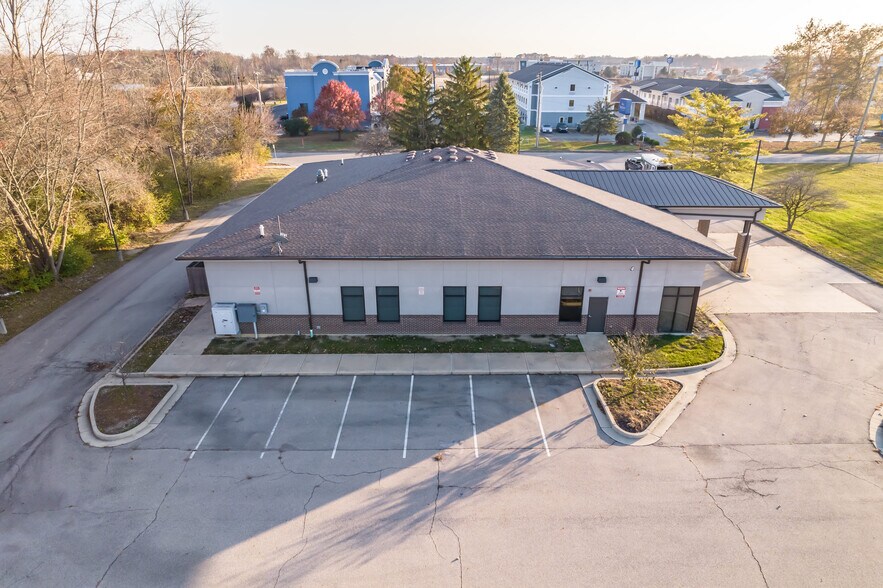 2220 E 59th St, Anderson, IN à vendre - Photo du bâtiment - Image 3 de 6
