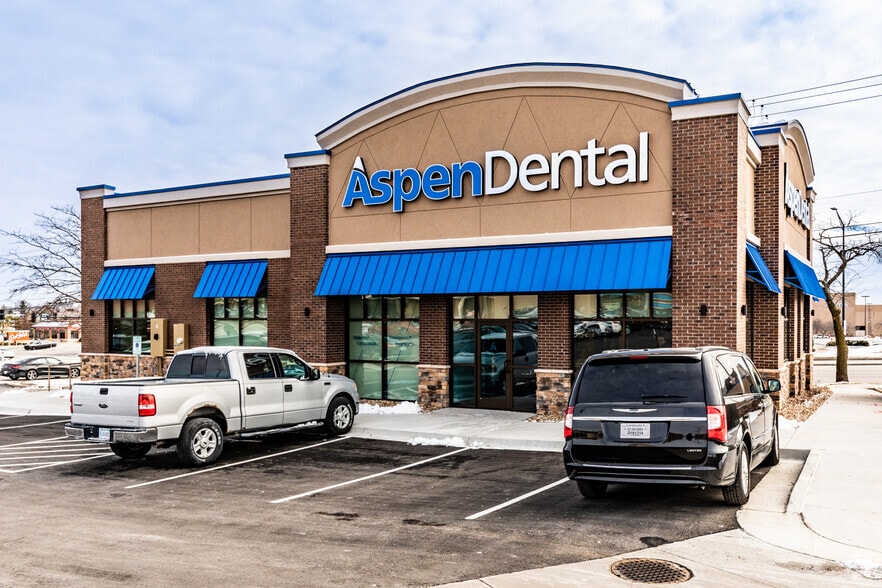 11528-11570 W 95th St, Overland Park, KS for lease - Building Photo - Image 3 of 6