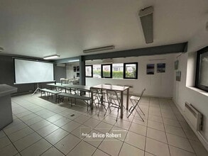 Flex in Genas for lease Interior Photo- Image 2 of 3