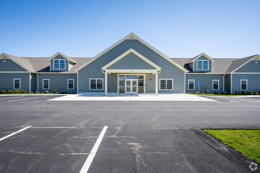 41 Romano Vineyard way, North Kingstown, RI à louer - Photo du bâtiment - Image 3 de 11