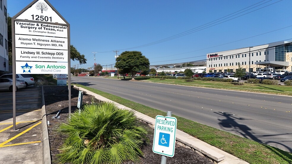12501 Judson Rd, San Antonio, TX à louer - Photo du bâtiment - Image 3 de 22