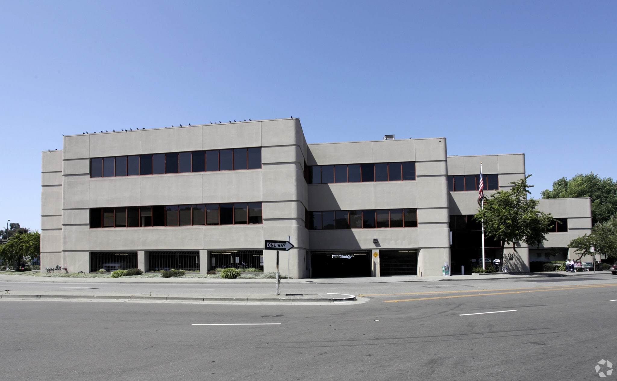 2221 Martin Luther King Jr Way, Oakland, CA for lease Primary Photo- Image 1 of 3
