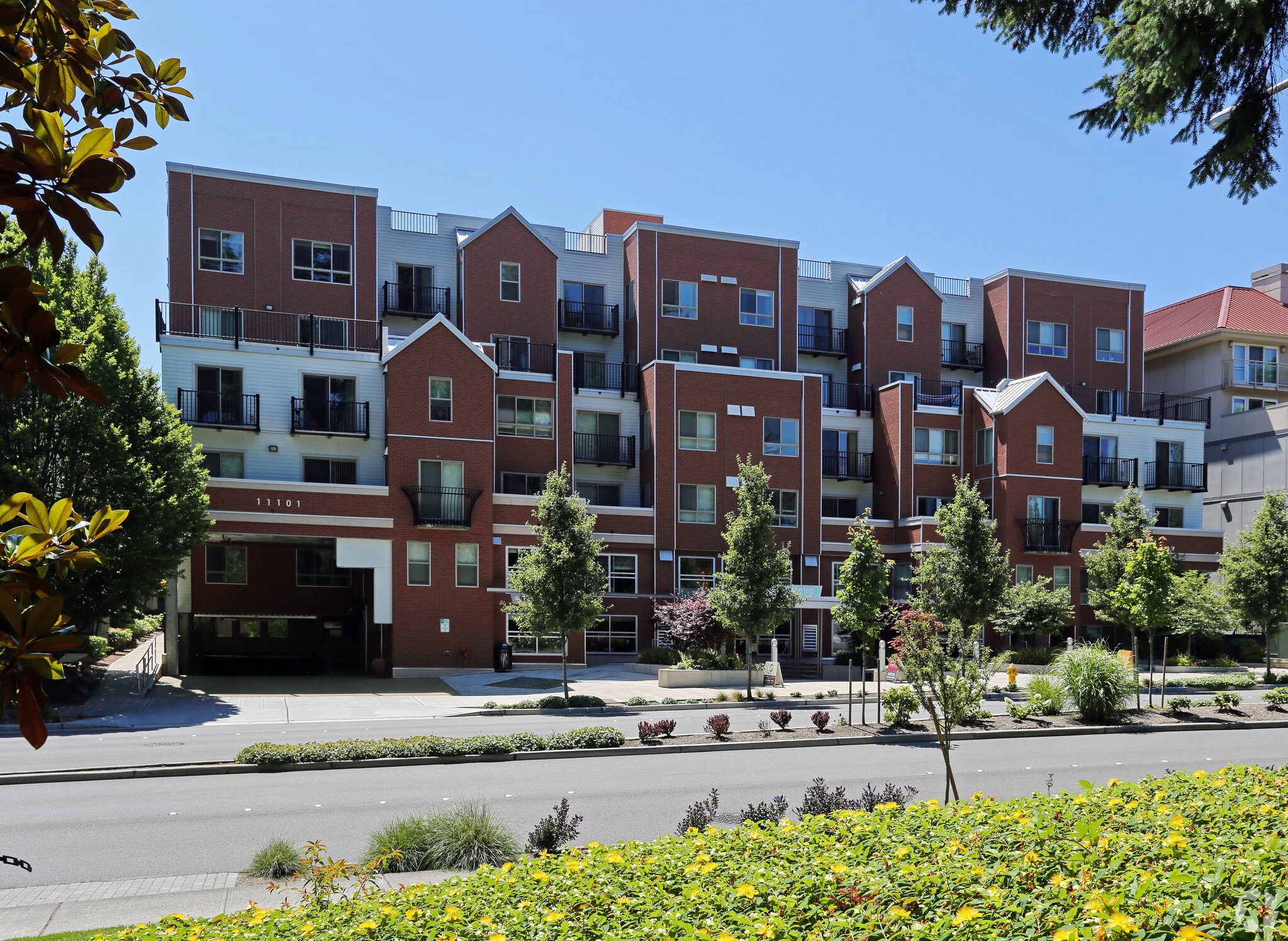 11101 NE 12th St, Bellevue, WA for lease Primary Photo- Image 1 of 55