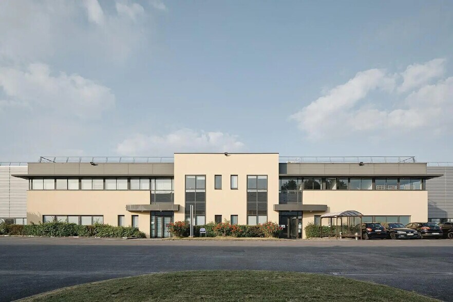 Flex dans Le Mesnil-Amelot à louer - Photo du bâtiment - Image 1 de 7